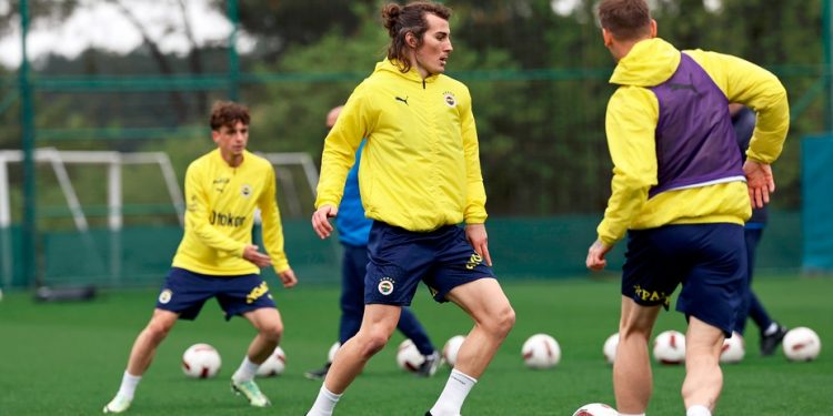 Fenerbahçe'de EMS Yapı Sivasspor maçı hazırlıkları başladı