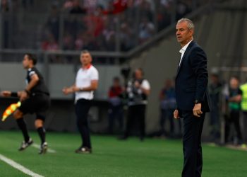 Fenerbahçe Teknik Direktörü İsmail Kartal