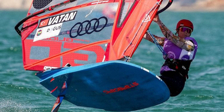 Fenerbahçe Doğuş Yelken Şubemizin sporcusu Merve Vatan