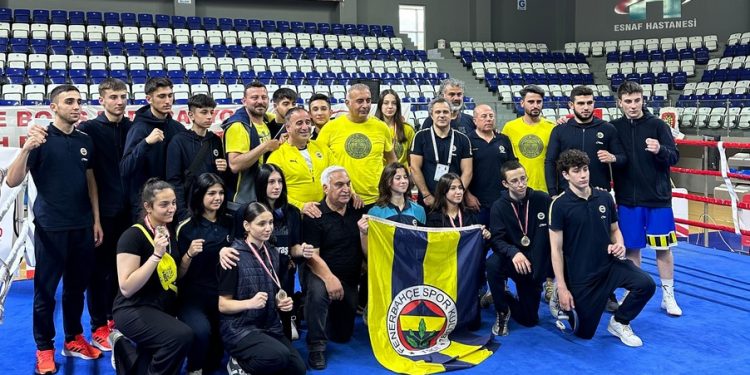 Yıldız boksörlerimizden 10 madalya