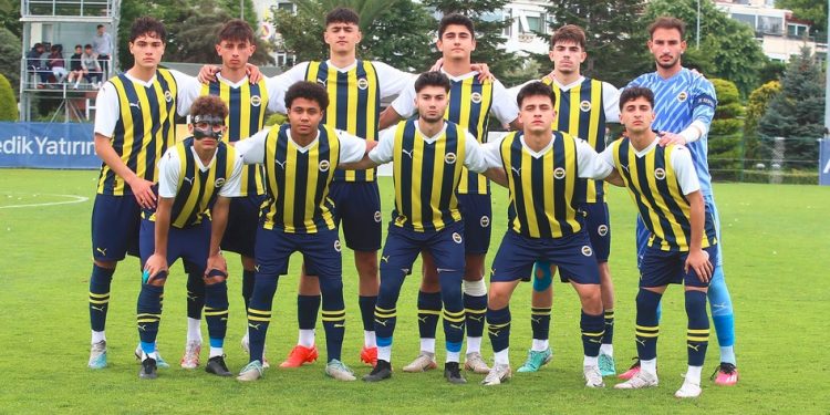 Fenerbahçe 17 Yaş Altı Futbol Takımı