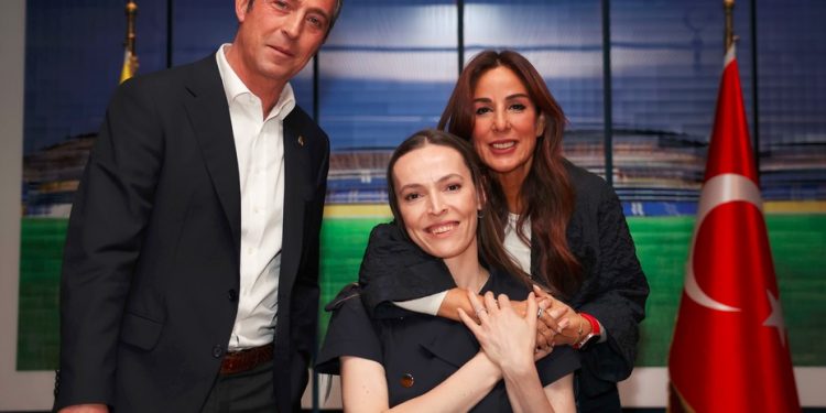 Kaptanımız Eda Erdem iki yıl daha Fenerbahçe'de!