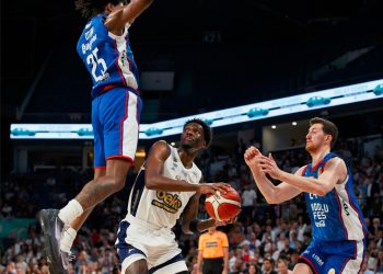 Anadolu Efes - Fenerbahçe Beko