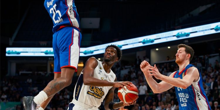 Anadolu Efes - Fenerbahçe Beko