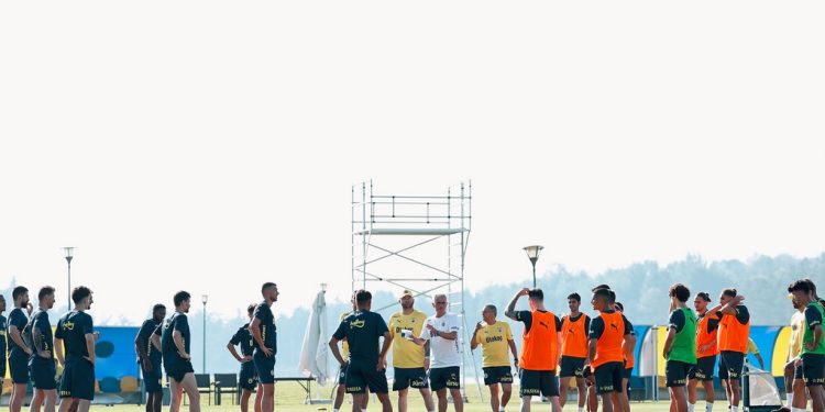 Fenerbahçe'de yeni sezon hazırlıkları başladı