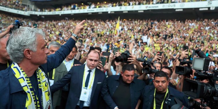 Jose Mourinho Fenerbahçe'de