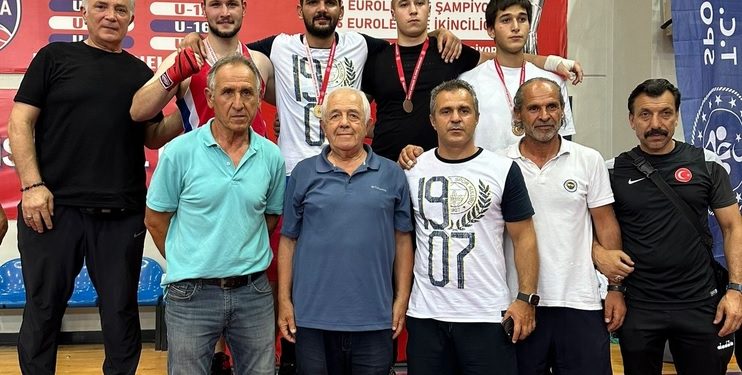 Erkek Boksörlerimizden U22 İstanbul Şampiyonası’nda 13 madalya