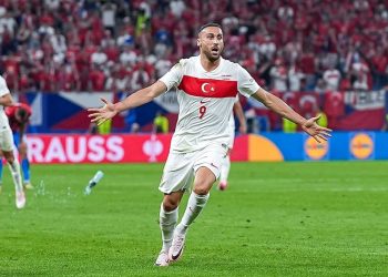 Cenk Tosun Fenerbahçe'de