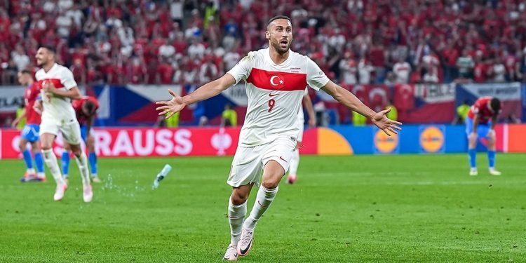 Cenk Tosun Fenerbahçe'de