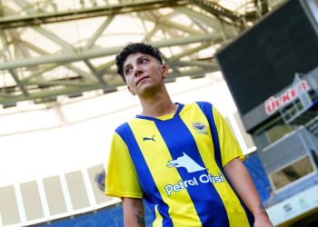 Derya Arhan Fenerbahçe Petrol Ofisi'nde