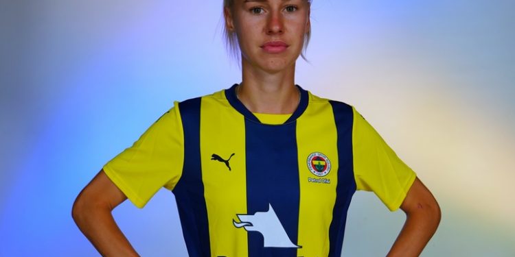 Karyna Alkhovik Fenerbahçe Petrol Ofisi'nde