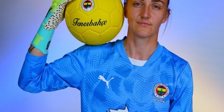 Natalia Munteanu Fenerbahçe Petrol Ofisi'nde