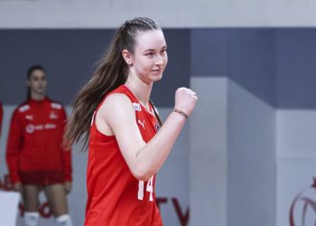 Liza Safronova Fenerbahçe Medicana'da