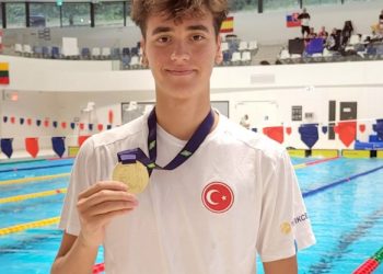 Fenerbahçeli milli yüzücü Kuzey Tunçelli