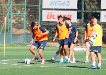 Fenerbahçe'de Çaykur Rizespor maçının hazırlıkları başladı