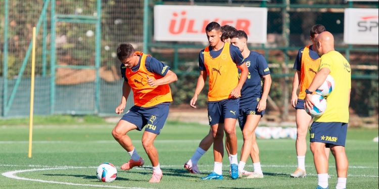 Fenerbahçe'de Çaykur Rizespor maçının hazırlıkları başladı