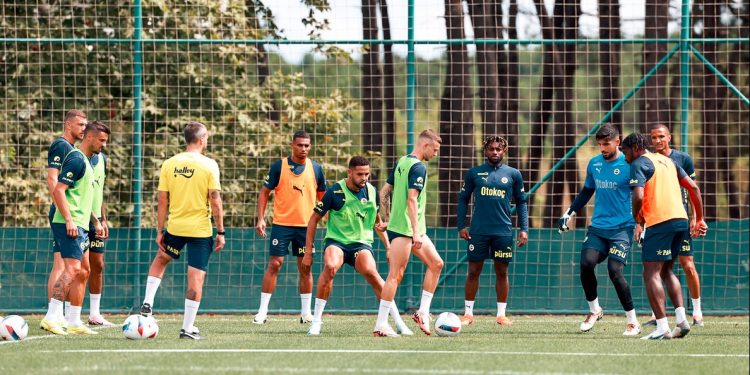 Fenerbahçe'de Lille maçının hazırlıkları tamamlandı