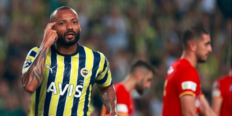 Fenerbahçe'de João Pedro ile yollar ayrıldı