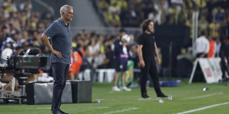 Fenerbahçe Teknik Direktörü Jose Mourinho