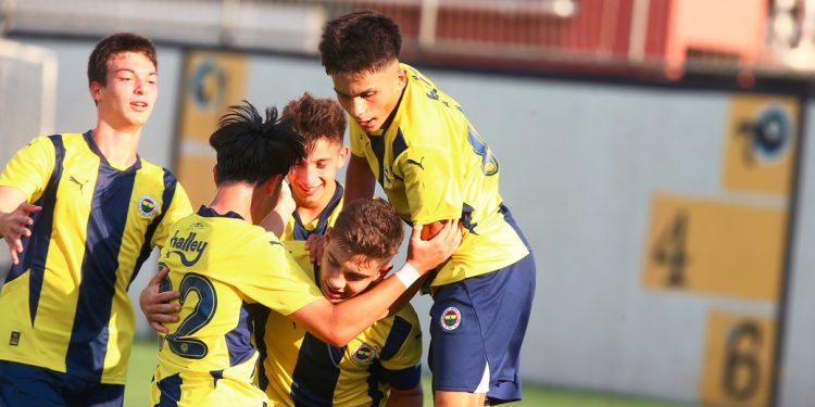 Fenerbahçe 17 Yaş Altı Futbol Takımı