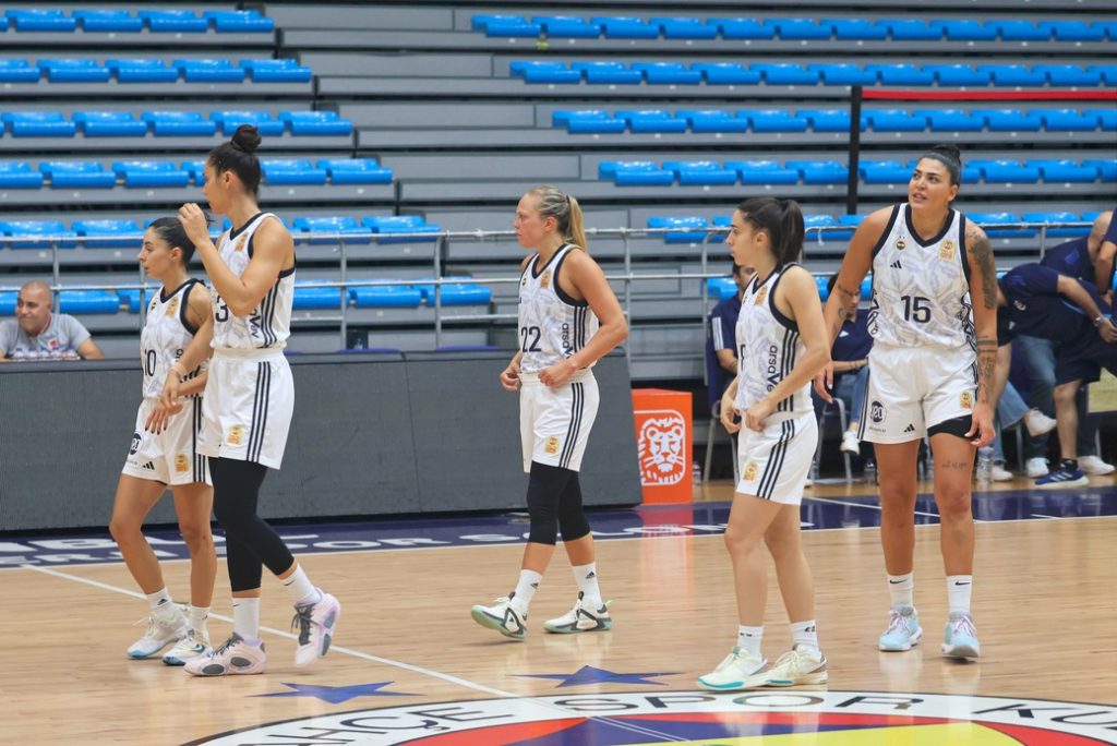 Fenerbahçe Kadın Basketbol Takımı
