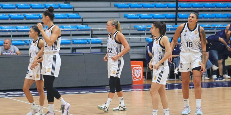 Fenerbahçe Kadın Basketbol Takımı