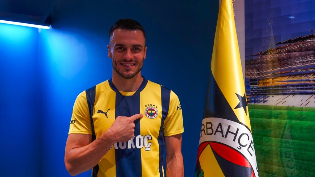Filip Kostic resmen Fenerbahçe'de