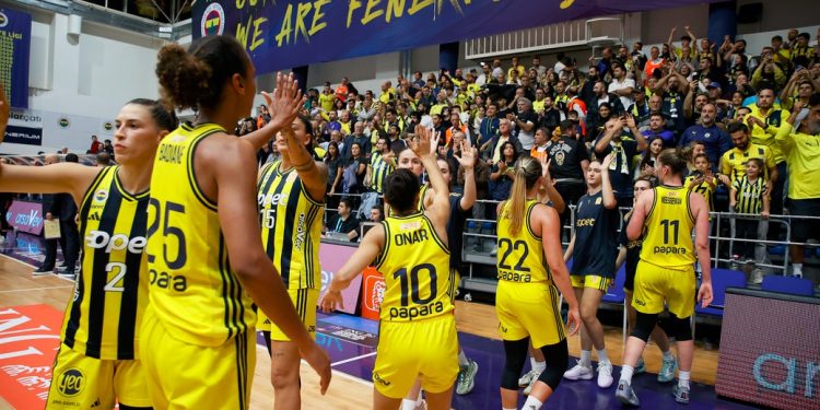 Fenerbahçe Kadın Basketbol Takımı