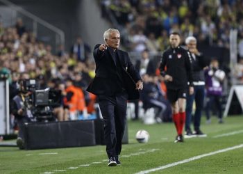 Fenerbahçe Teknik Direktörü Jose Mourinho