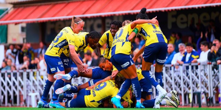 Fenerbahçe Kadın Futbol Takımı