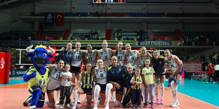 Fenerbahçe Kadın Voleybol Takımı