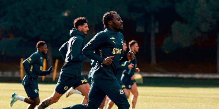 Fenerbahçe'de Slavia Prag maçı hazırlıkları başladı