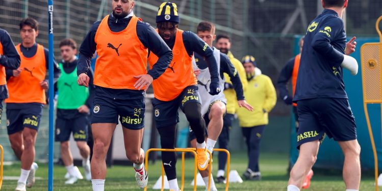 Fenerbahçe'de Olympique Lyon maçının hazırlıkları başladı