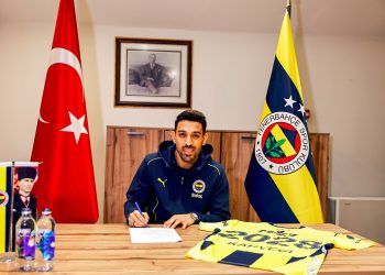 İrfan Can Kahveci 3 yıl daha Fenerbahçe'de