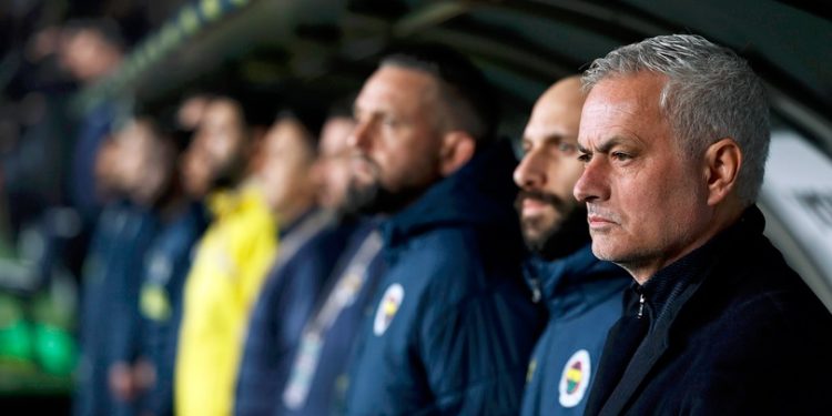 Fenerbahçe Teknik Direktörü Jose Mourinho