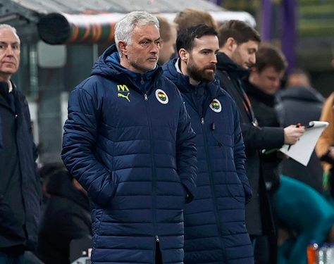 Fenerbahçe Teknik Direktörü Jose Mourinho