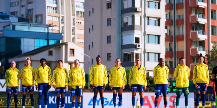 Fenerbahçe Kadın Futbol Takımı