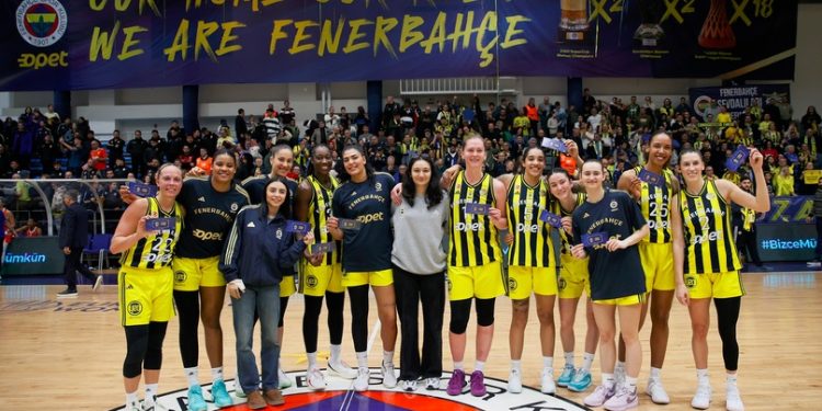 Fenerbahçe Kadın Basketbol Takımı