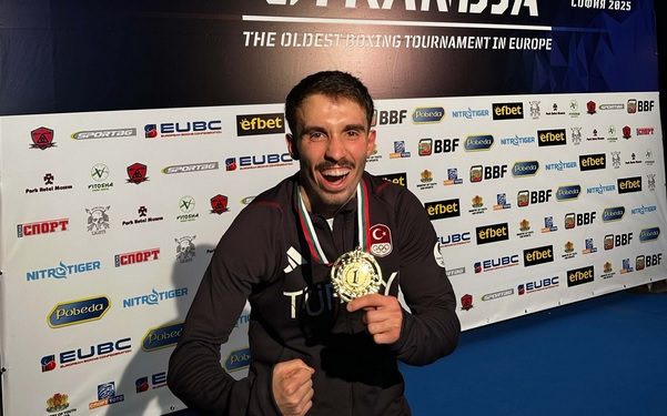 Fenerbahçeli Olimpik boksörümüz Samet Gümüş