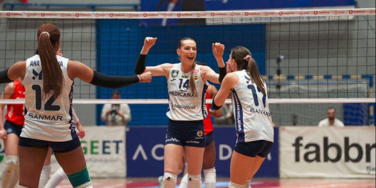 Fenerbahçe Kadın Voleybol Takımı