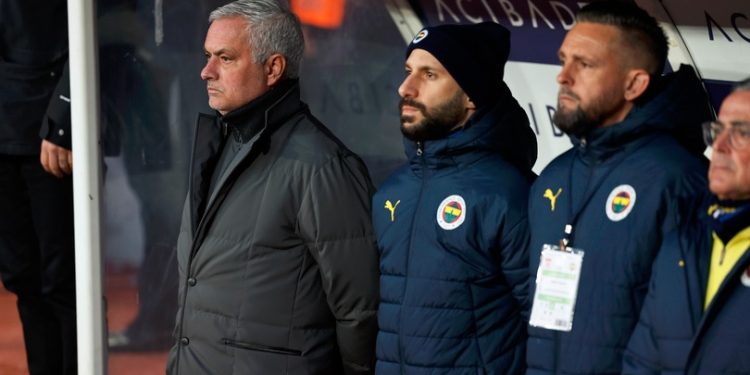 Fenerbahçe Teknik Direktörü Jose Mourinho
