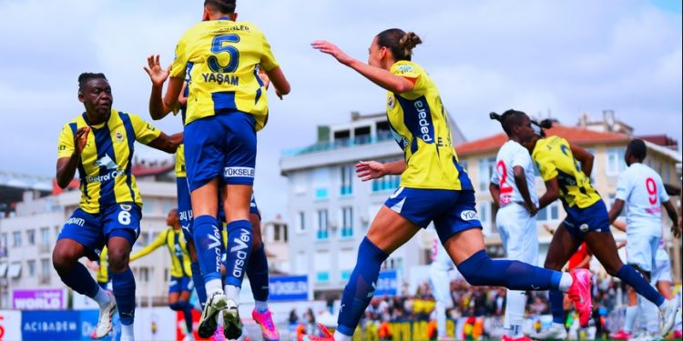 Fenerbahçe Kadın Futbol Takımı