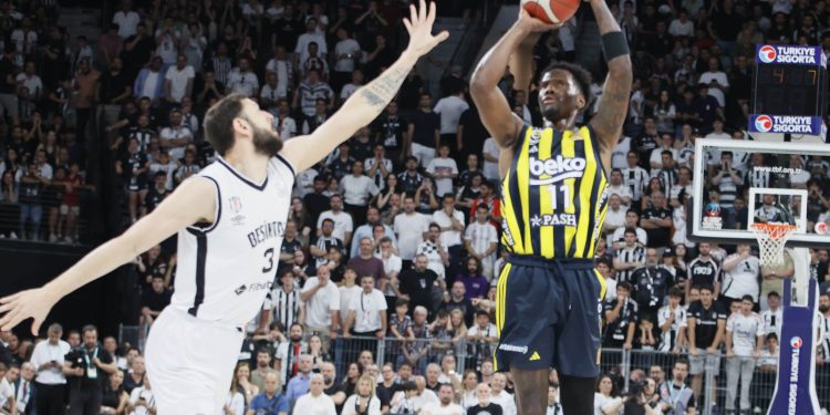 Fenerbahçe Beko, final serisinde 3-1 öne geçti