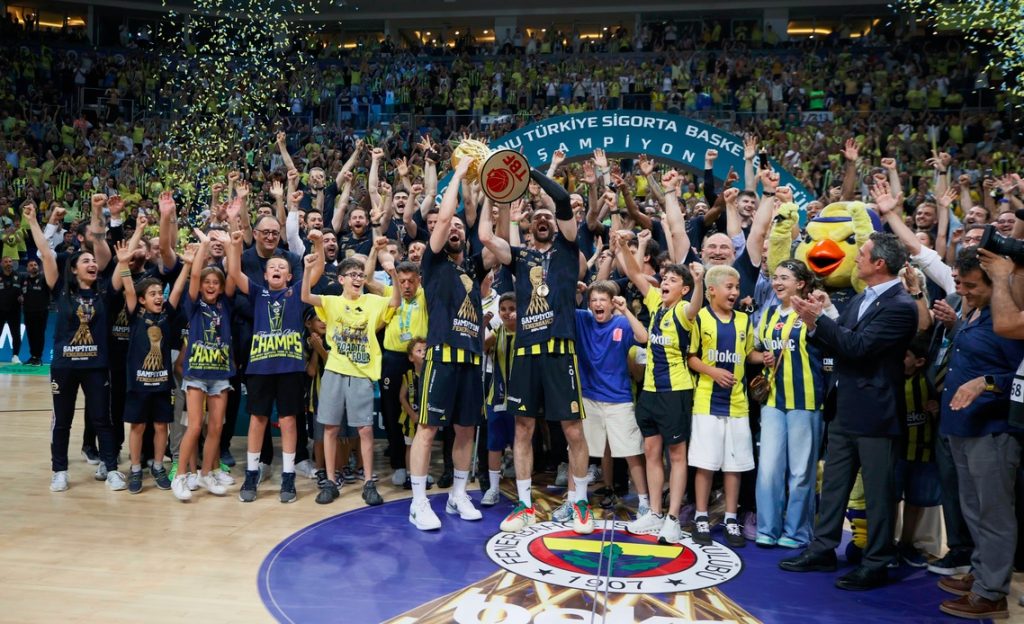 Şampiyon Fenerbahçe Beko