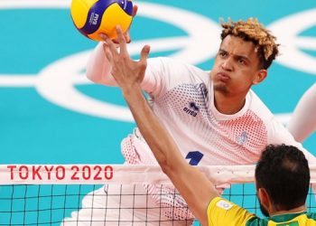 Barthélémy Chinenyeze Fenerbahçe Medicana'da