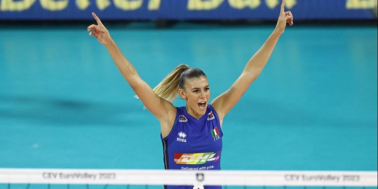 Alessia Orro Fenerbahçe Medicana'da