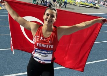 Fenerbahçeli milli atlet Esra Türkmen