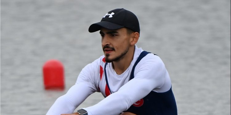 Fenerbahçeli milli kürekçi Halil Kaan Köroğlu