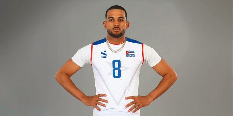 Julio Alberto Gómez Gálvez Fenerbahçe Medicana'da