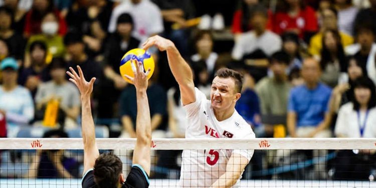 Marko Matić Fenerbahçe Medicana'da